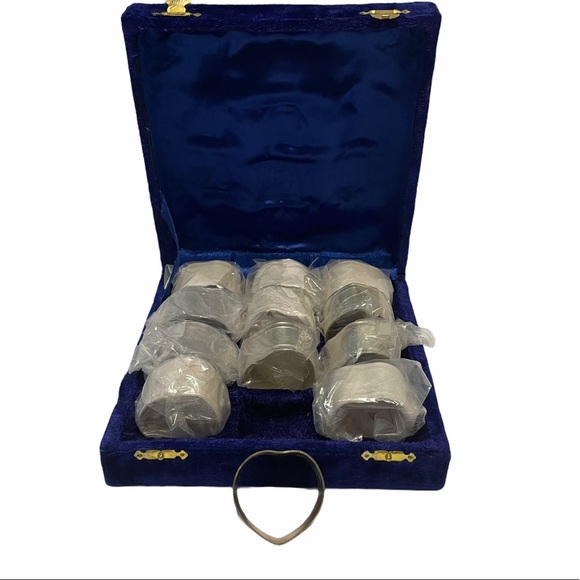 Vintage Purple Velvet Box 12 silver Napkin Rings. - Picture 1 of 12